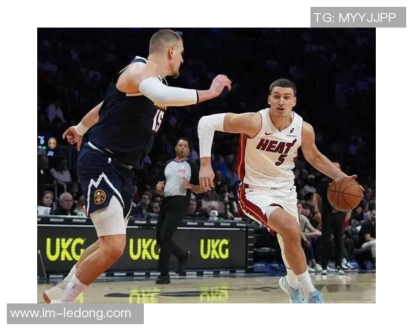 穆雷伤退致掘金缺乏稳定得分点约基奇孤军奋战难以逆转局势 穆雷伤退致掘金缺乏稳定得分点约基奇孤军奋战难以逆转局势